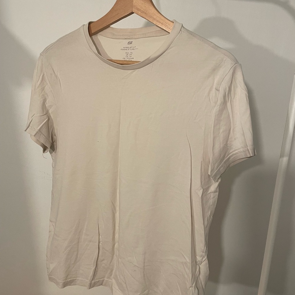 H&M Men's Beige Short Sleeve Tee